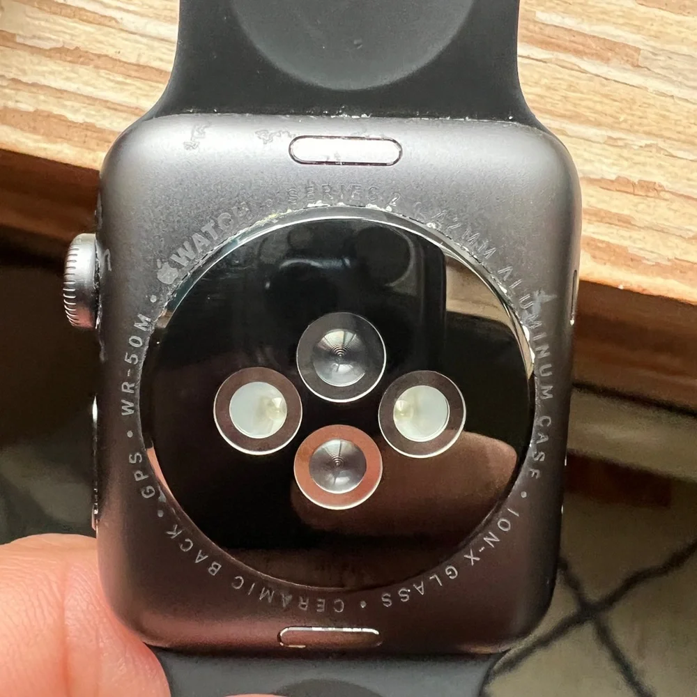 Apple Watch Series 2 42mm Space Grey Aluminum Original Packaging and Acessories - Picture 5 of 7